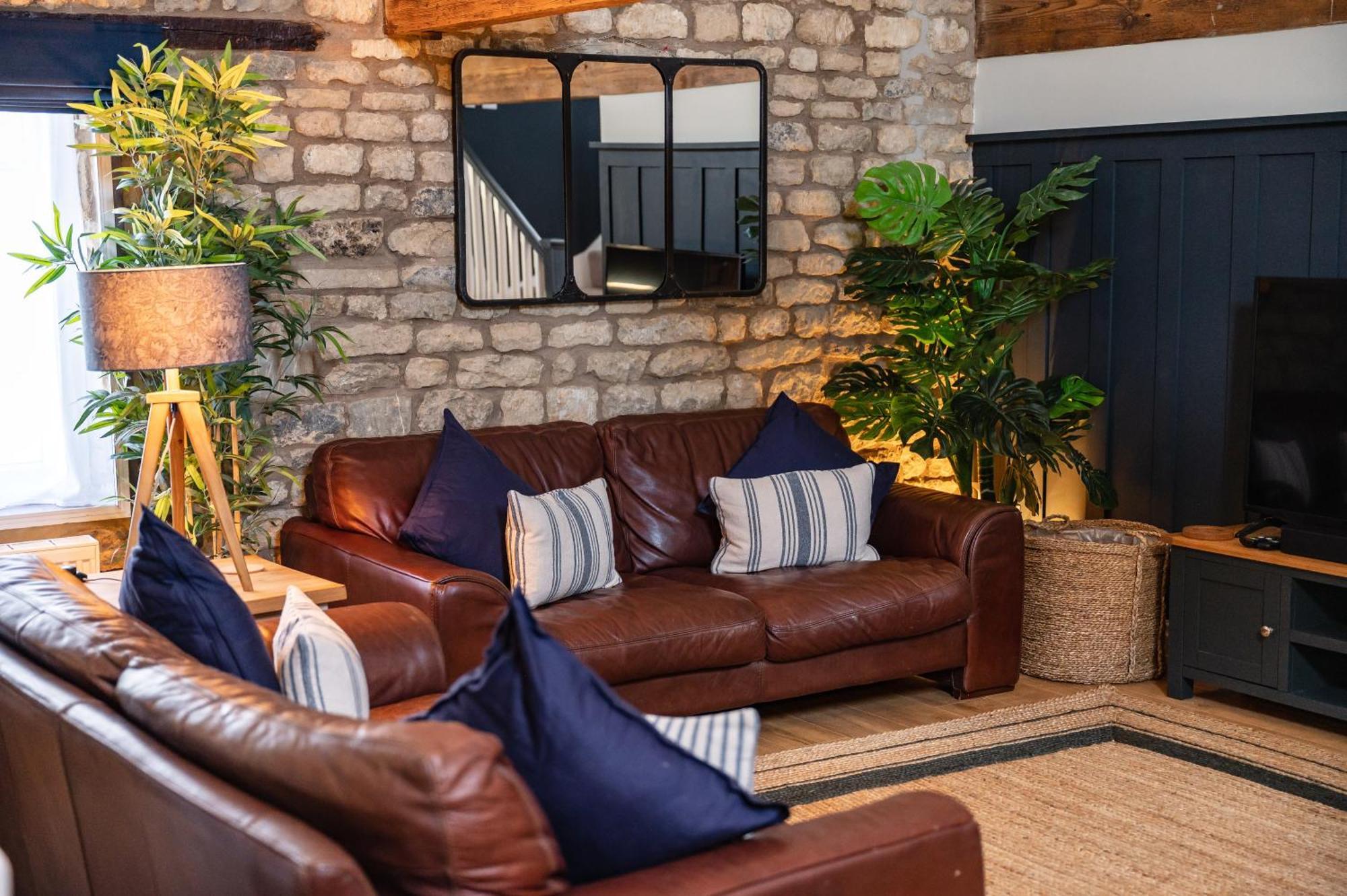 Stylish Central 6 Bedroom Converted Granary Stamford Bagian luar foto