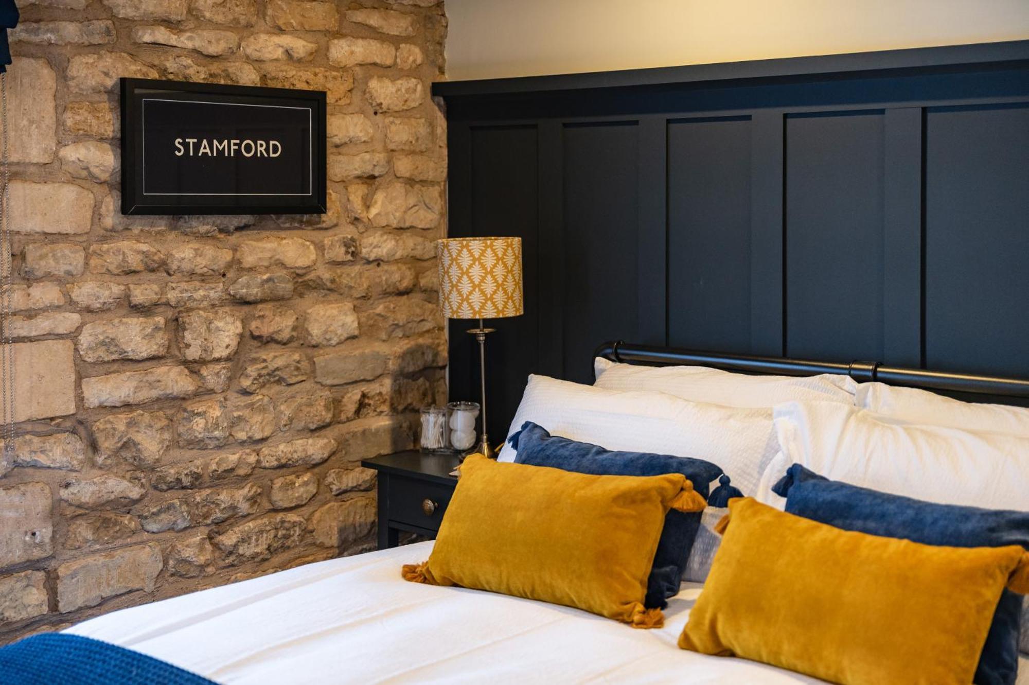 Stylish Central 6 Bedroom Converted Granary Stamford Bagian luar foto